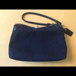 Coach wristlet turnlock black excellent condition